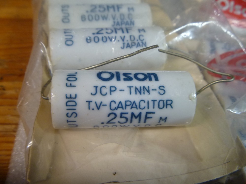 Porcelain Capacitors 600V various values (qty: 188)