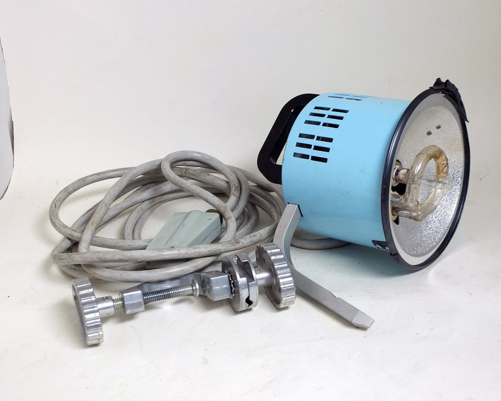 Broncolor Small Compact Mono Studio Strobe Lights Used