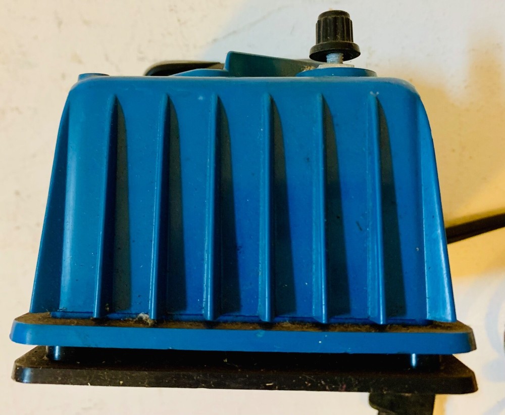 Collectible Lionel Trainmaster Transformer Type 4651 - 115 VA - Untested