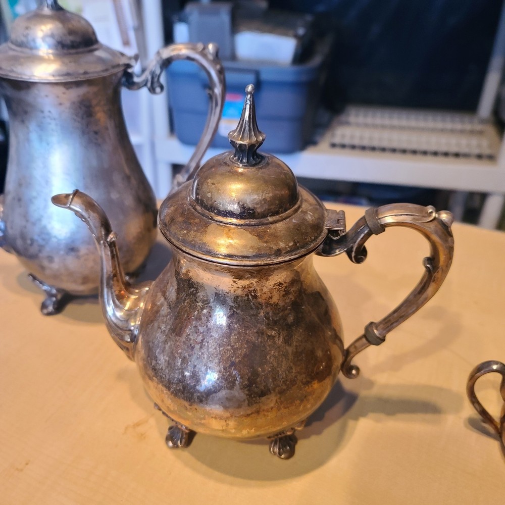 Sheridan Silverplate Tea Pot and Cups Set