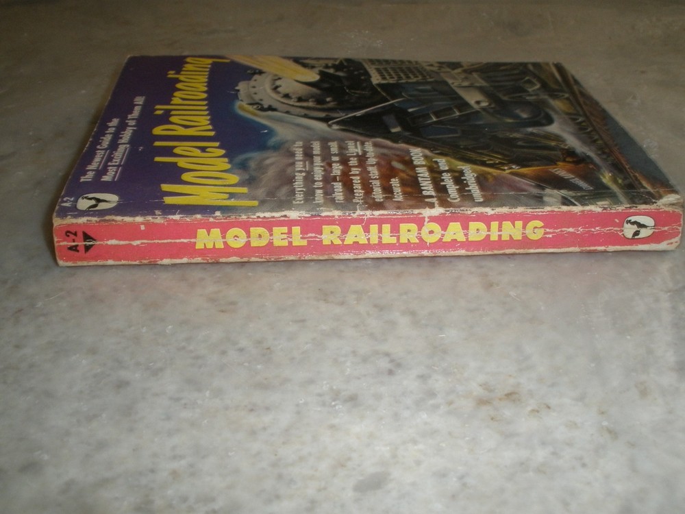 1950 MODEL RAILROADING BANTAM PAPERBACK BOOK