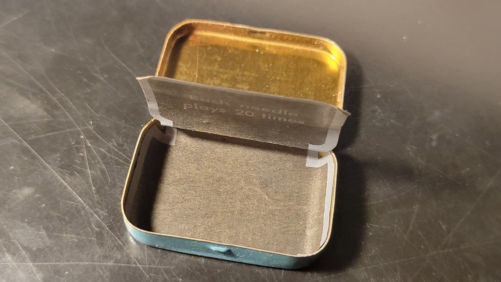 Gramophone phonograph needle Tin - Polar Bear - Empty