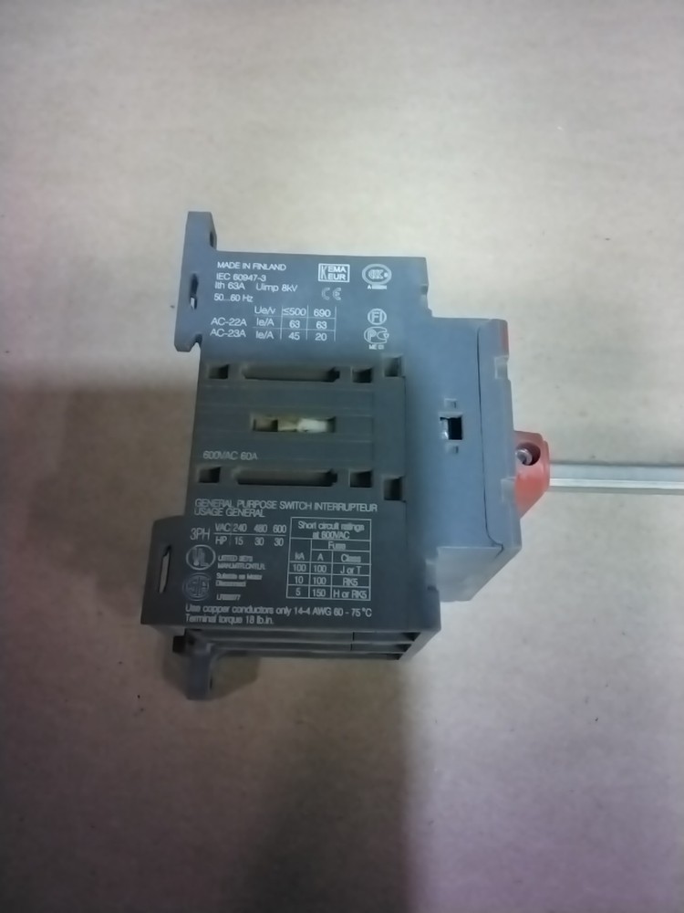 ABB OT45E3 3 POLE DISCONNECT SWITCH