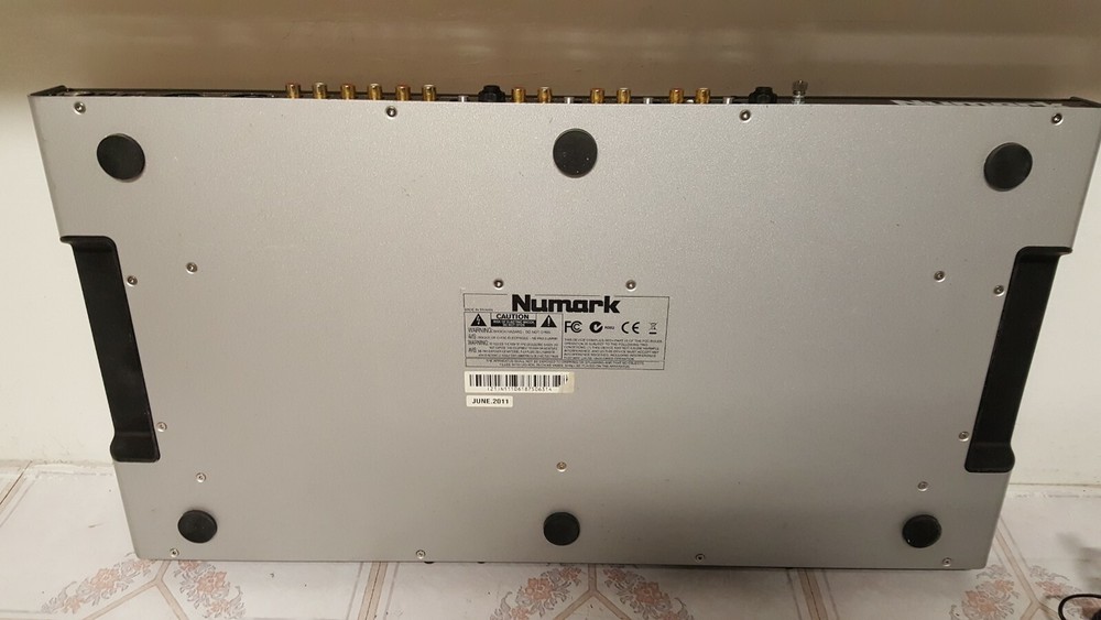 Numark NS6 USB Digital DJ Controller PLEASE READ