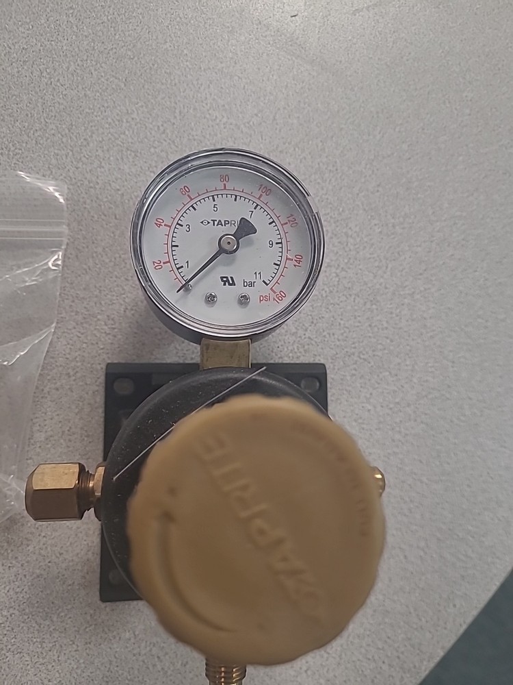 NEW CO2 REGULATOR, TAPRITE T5261  1/4" BARB CONNECTION Wall MOUNT