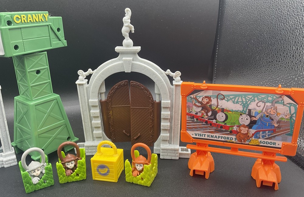 THOMAS AND FRIENDS TOY LOT