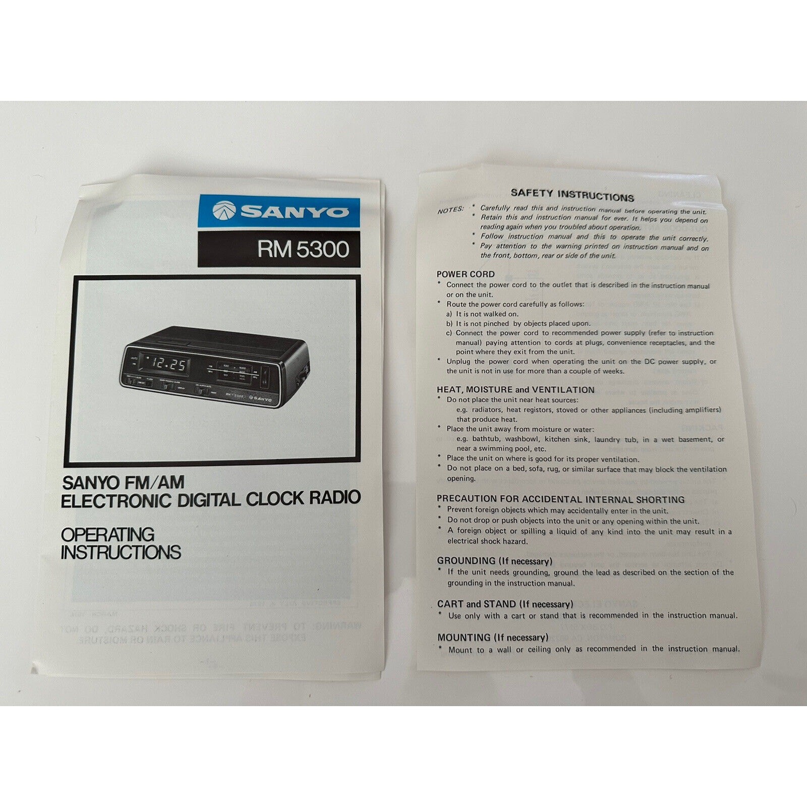 VINTAGE *NEW* 1980's Sanyo RM 5300 Walnut LED Alarm Clock Radio