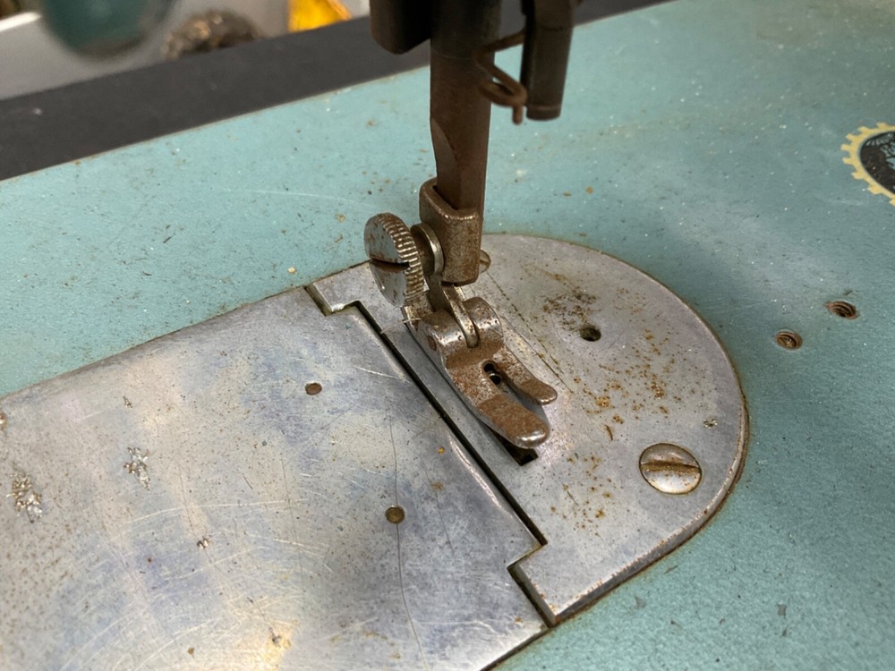Vintage Morse 600 Sewing Machine - Untested As-is