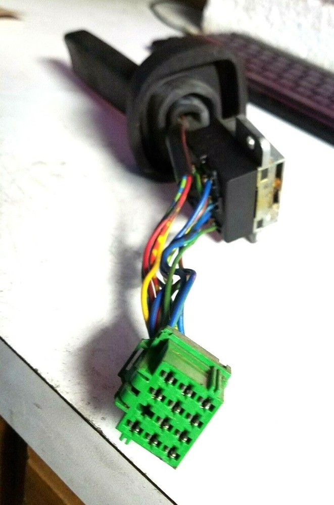 VOLVO WASHER / WIPER CONTROL SWITCH 20700930