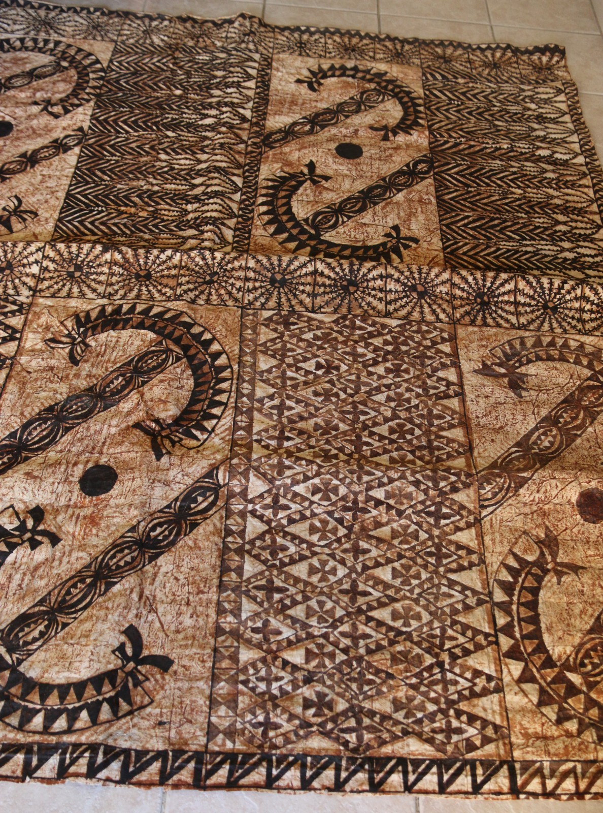 Huge Old Polinesian Tribal Hand Made Tapa Cloth 216cm x 196cm or 85inch x 77inch