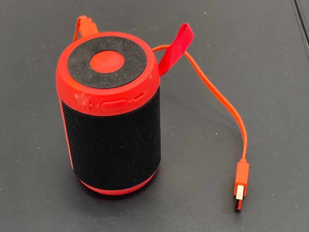 Red Bluetooth Wireless Speaker 19YX01RD ~ As-Is Untested