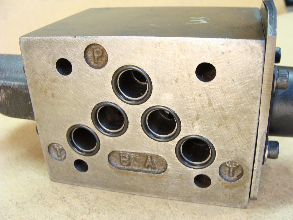 PARKER hydraulic directional control valve D3MR4B B