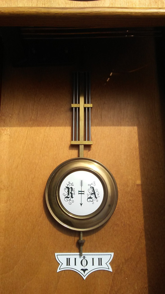 HOWARD MILLER Model #612-462 Westminster Chime Key Wind Pendulum Wall Clock