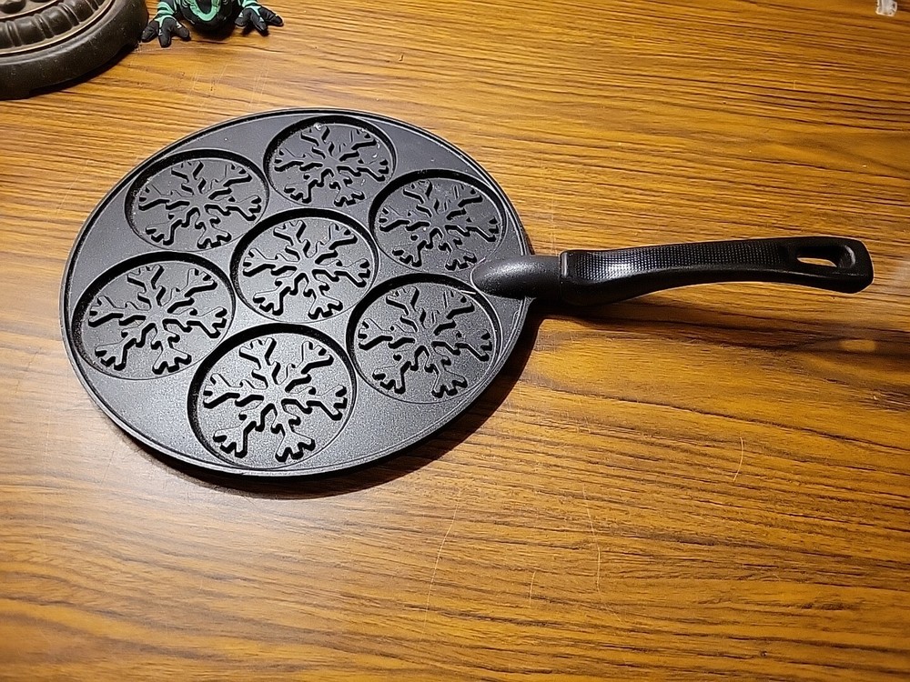 Nordic Ware Snowflake Pancake Pan