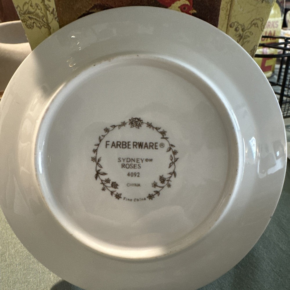 Fabreware Sydney Roses #4092 - Item Count 8