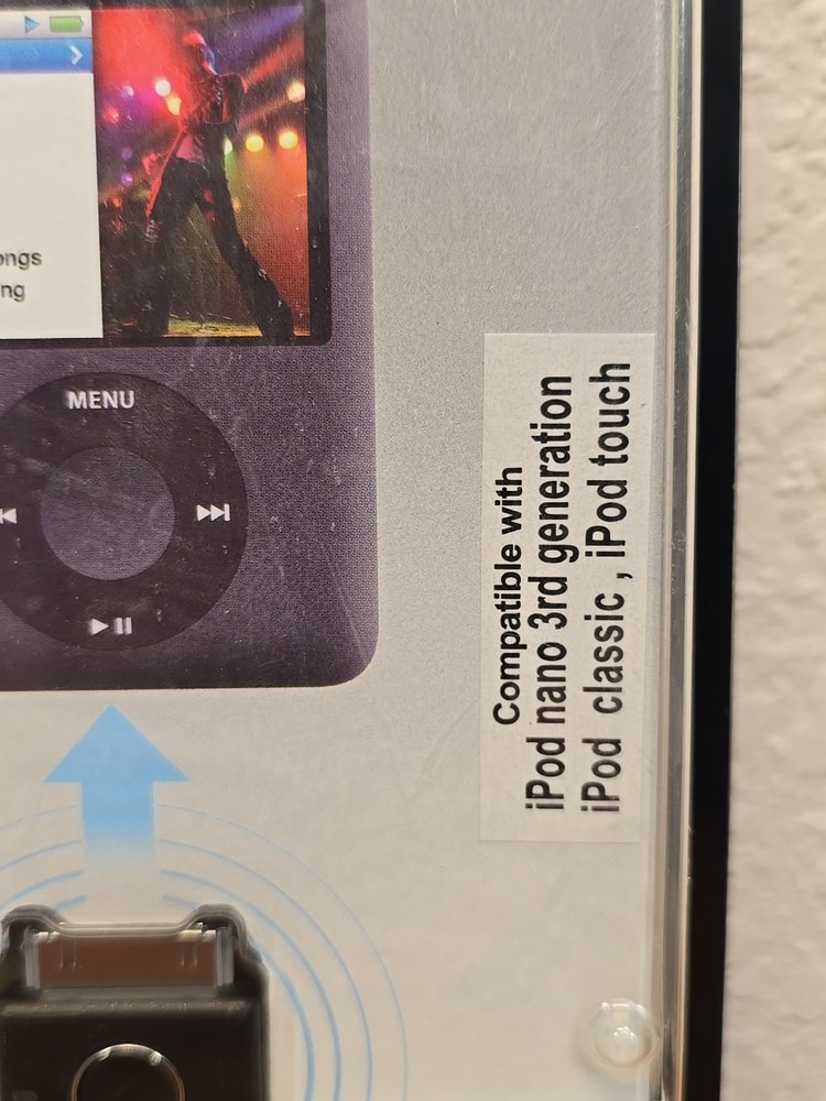 Sony Bluetooth Wireless Transmitter for iPod Black (TMR-BT8iP) Nano Classic Mini