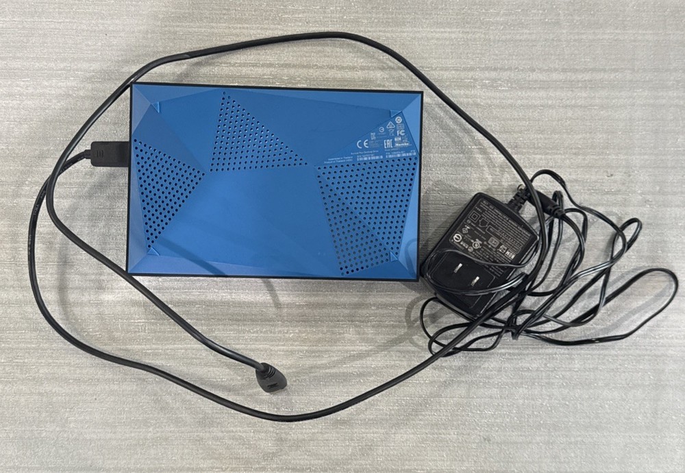 Seagate Backup Plus Desktop External HDD 8TB SRD00F2 1KBAP9-501 + Cables