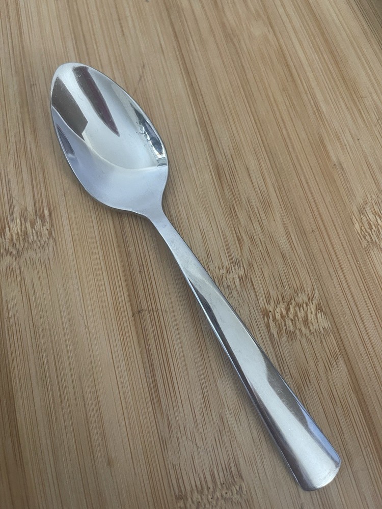 Oneida NOCHA Glossy Stainless Flared Handle Rounded Tip TEASPOON 6 3/8”