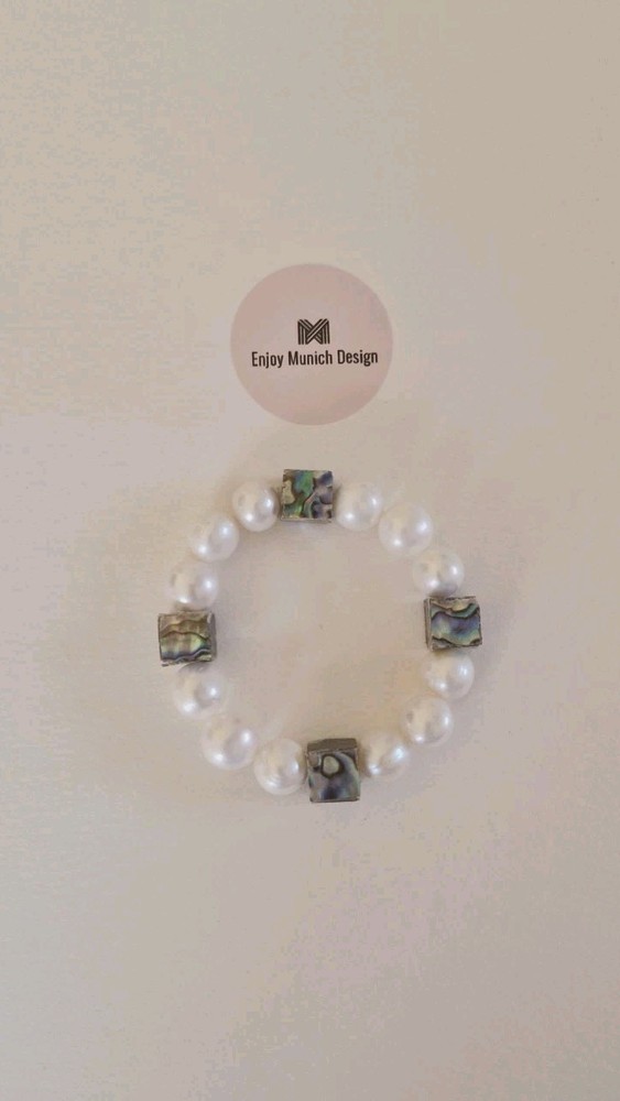 Beaded Bracelet with Abalone Cube