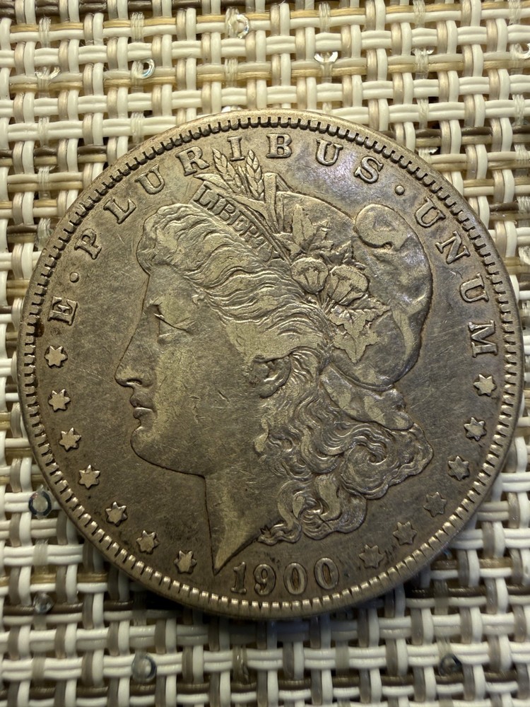 1900- O Morgan Silver Dollar