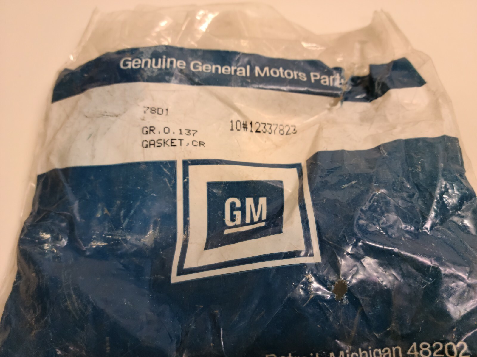 GENUINE GM OEM 12337823 Crankshaft Rear Oil Seal Housing SBC Chevy 350, 305