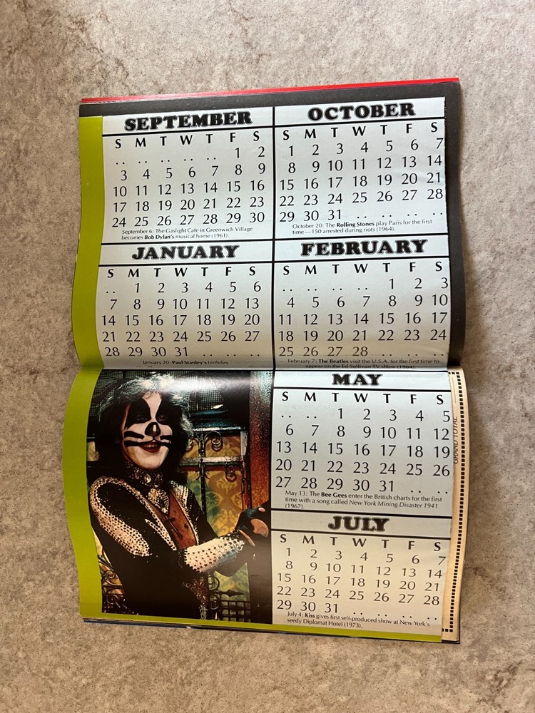KISS Grooves Magazine #7. attached calendar.