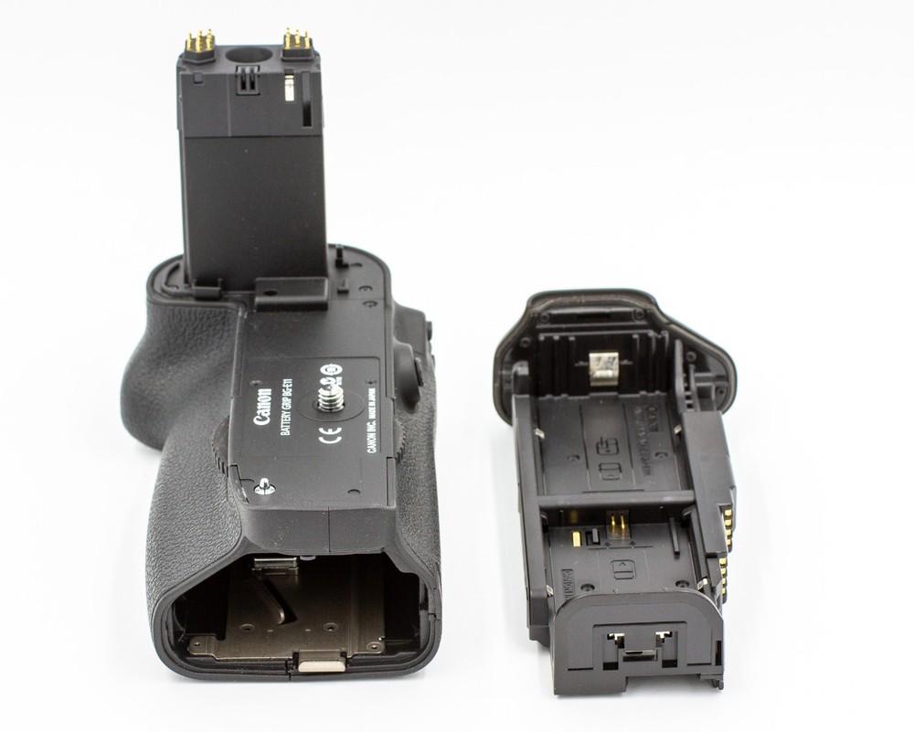 Canon BG-E11 Vertical Battery Grip f/ EOS 5D Mark III