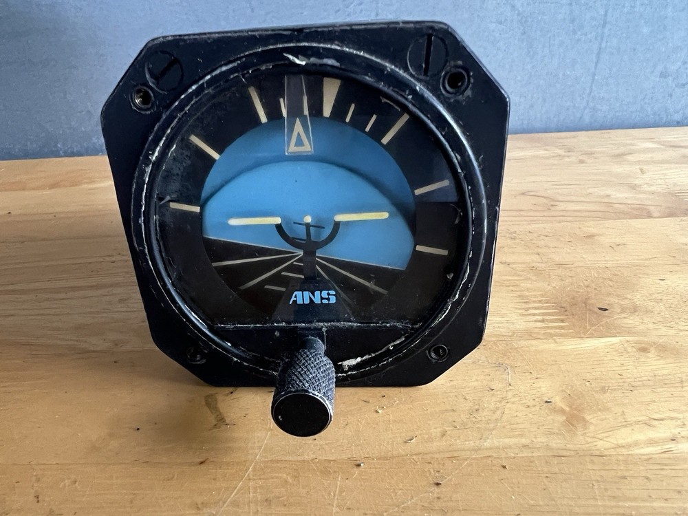 ANS 30 Attitude Gyro