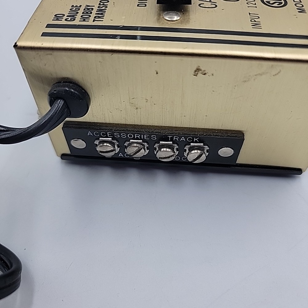 MRC Model 100 HO Gauge Controller, Used in good working condition.