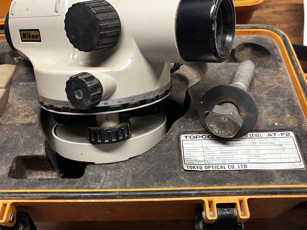 Nikon AZ-1 360 Engineers Automatic Level 22x Zoom With Case