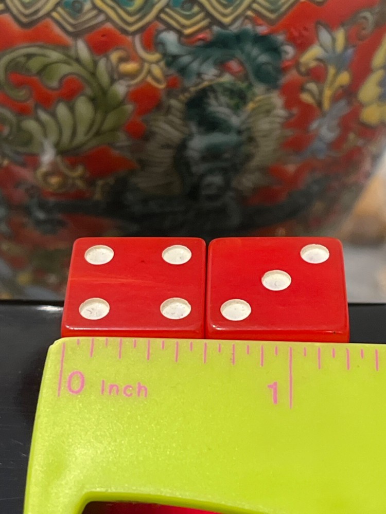Old marbled red bakelite 5/8" backgammon dice 100224@