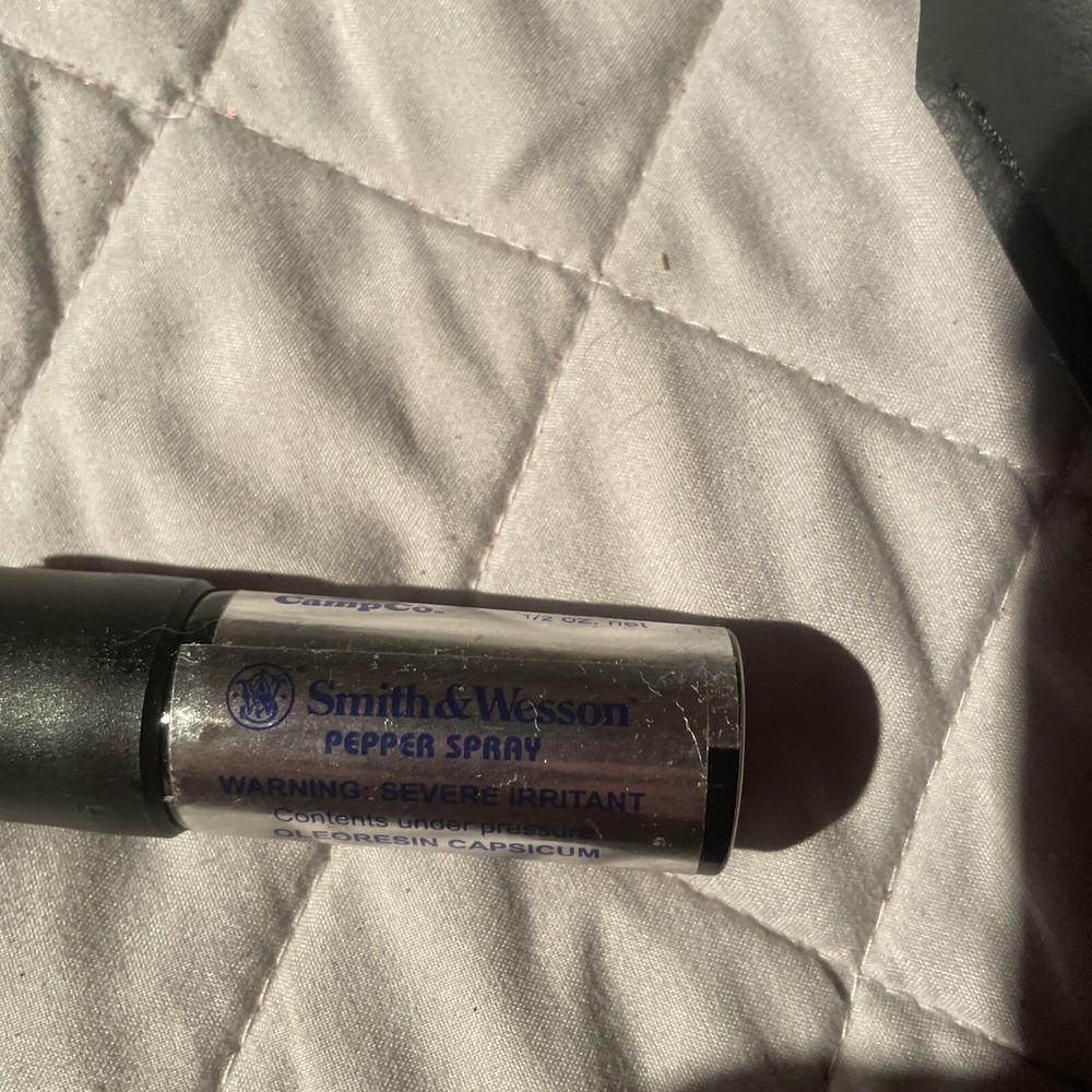 Smith & Wesson 3.62" Pepper Spray ORMD 0.5 oz Plus Key Chain Carrying Case.