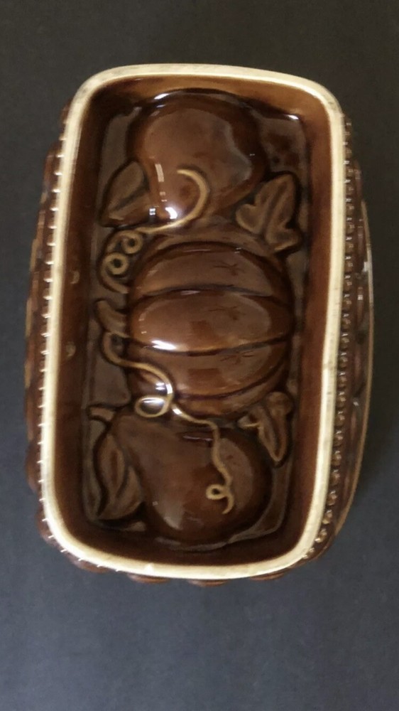 Bread Maker Mold cake Pottery Nordic Ware Style