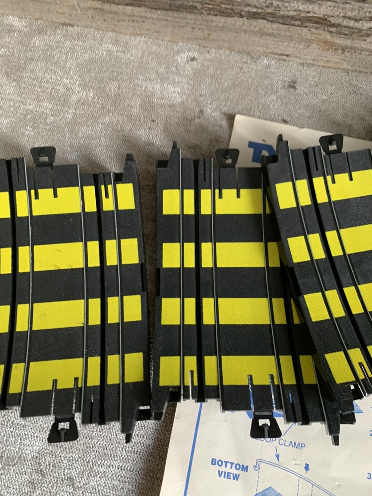 1983 TYCO SUPER CLIFF HANGERS LOOP TRACK SET WITH ORIGINAL BOX