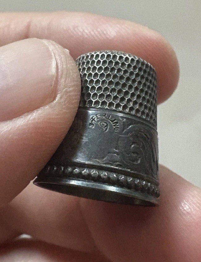 Sterling Silver Simons Bros Thimble 9 Gothic S Engraved Inside Flowers Outside