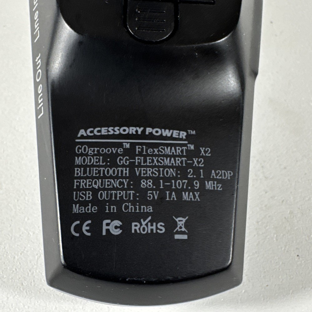 GOGROOVE FLEXSMART X2 BLUETOOTH IN CAR FM TRANSMITTER W/USB Charger.