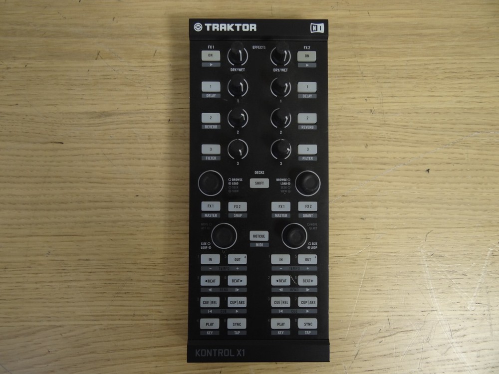 Native Instruments Traktor Kontrol X1
