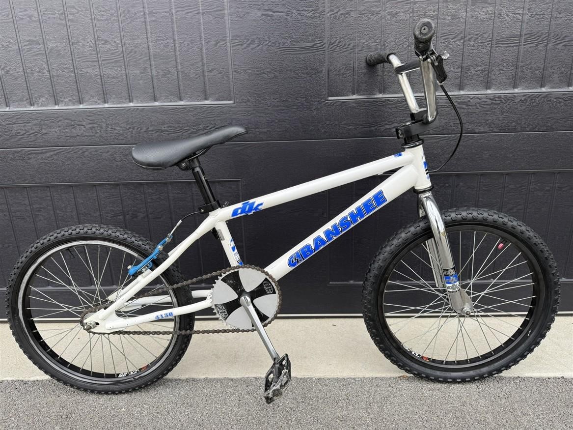 2000 DK Banshee Mid School BMX All Original White Blue Old Complete Bike Bicycle