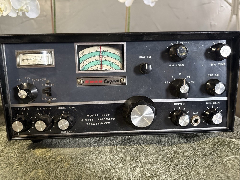 Swan Cygnet Model 270B Transceiver Untested