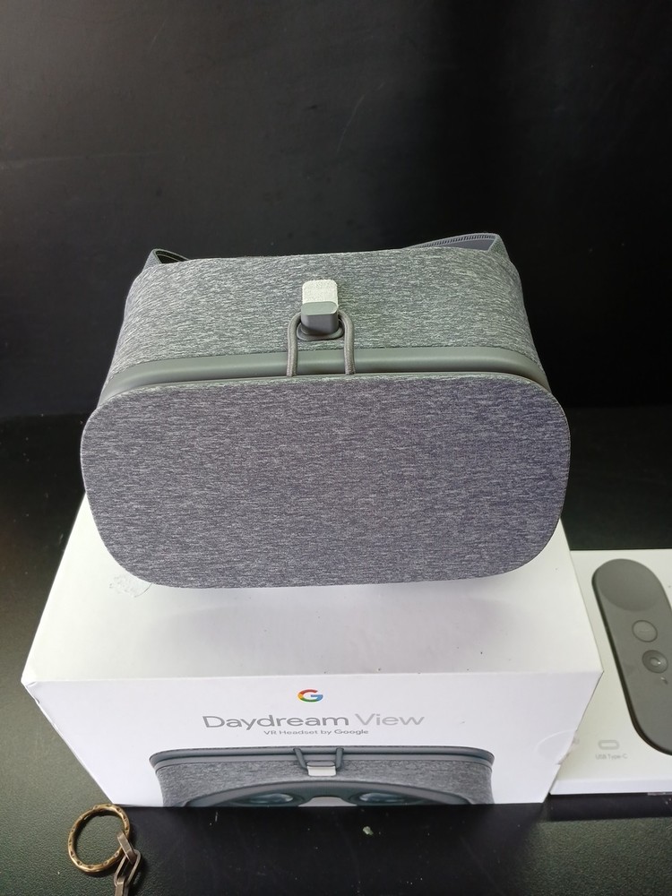 Google Daydream View VR Headset - Slate