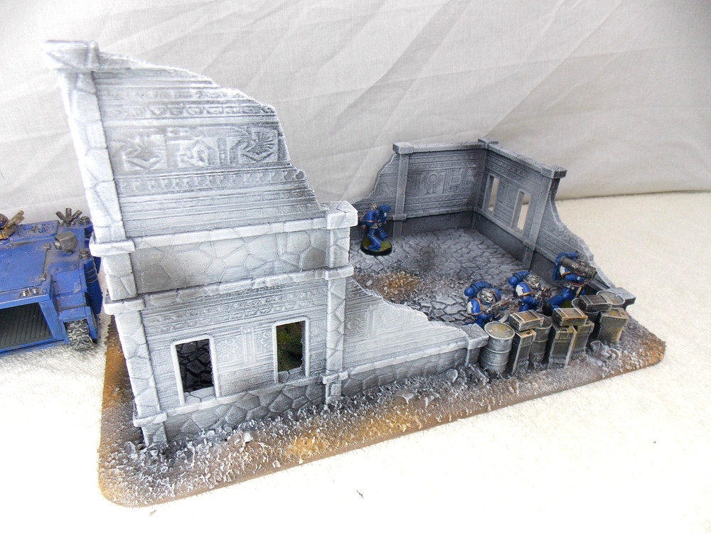 WARGAMING TERRAIN PAINTED BUILDING