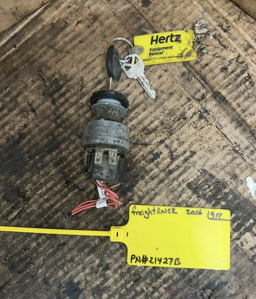 FREIGHTLINER IGNITION STARTER SWITCH WITH KEY USED P/N 21427B