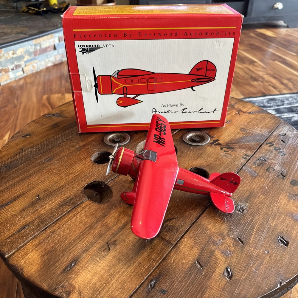 Lockheed Vega Flown By Amelia Earhart 1993