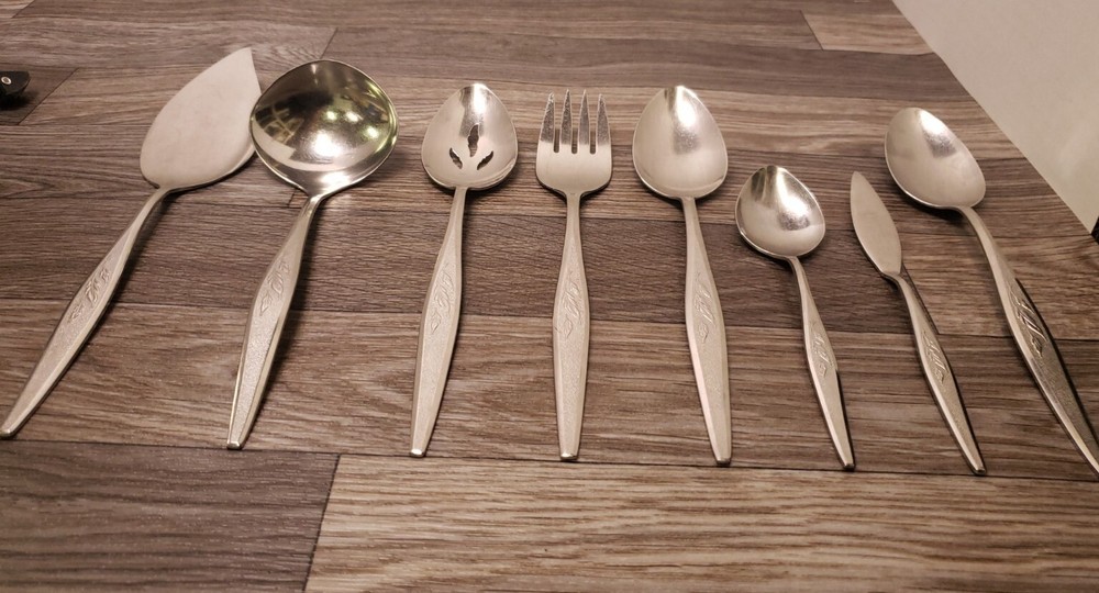 ONEIDA COMMUNITY WOODMERE TEXTURED STAINLESS 8pc Serving Set