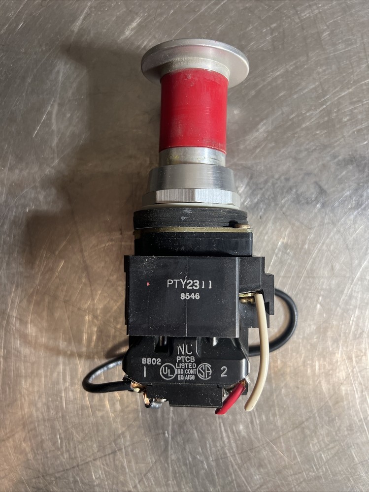 MICRO SWITCH PTY2311. PUSH-PULL SWITCH. 2-POSITION. USED.