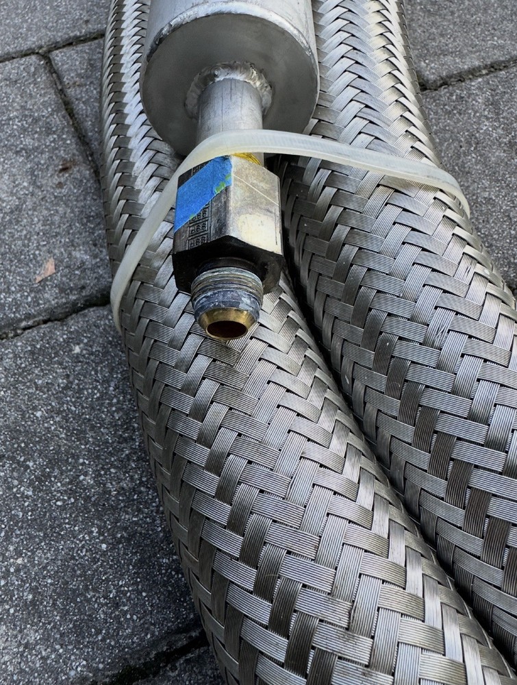 Vacuum jacketed CRYO hose