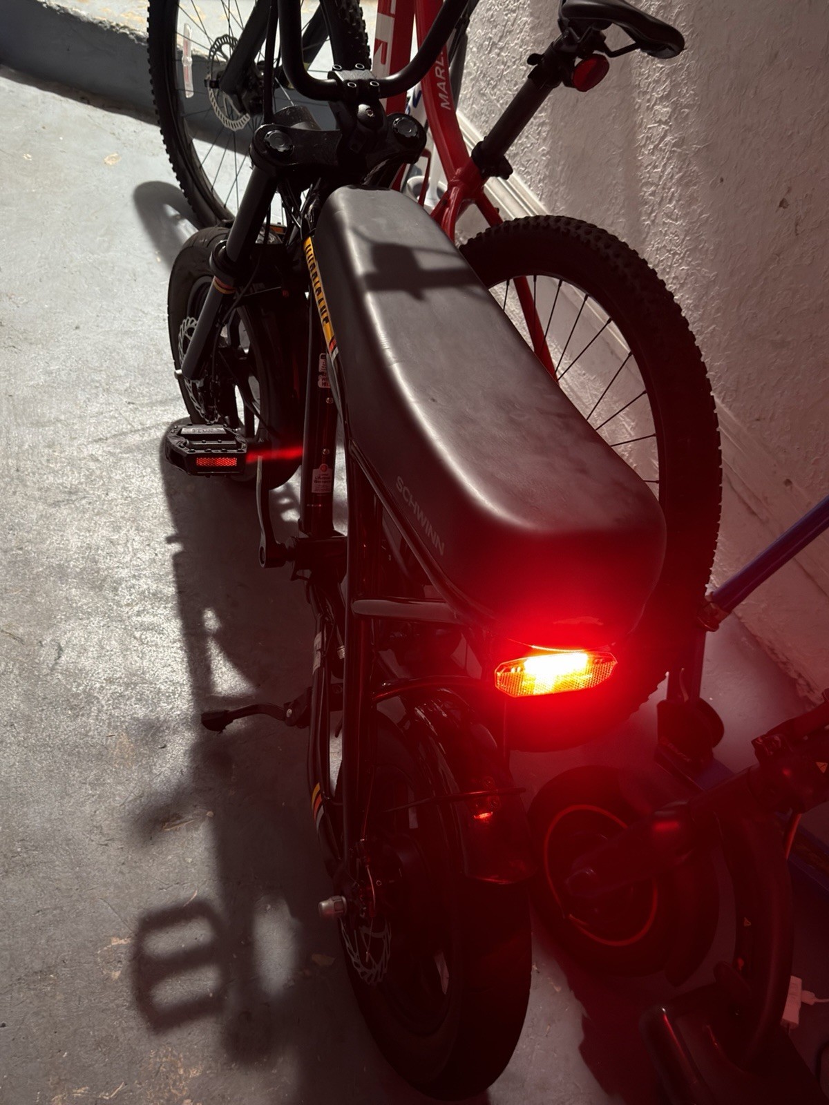 Schwinn Hurricane Eléctric Bike