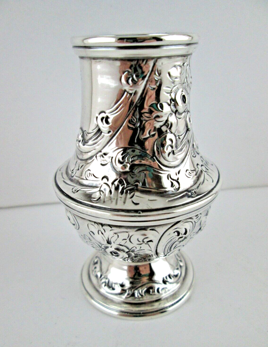 Impressive 1737-8 English Early Georgian Sterling Silver Caster Shaker Muffineer