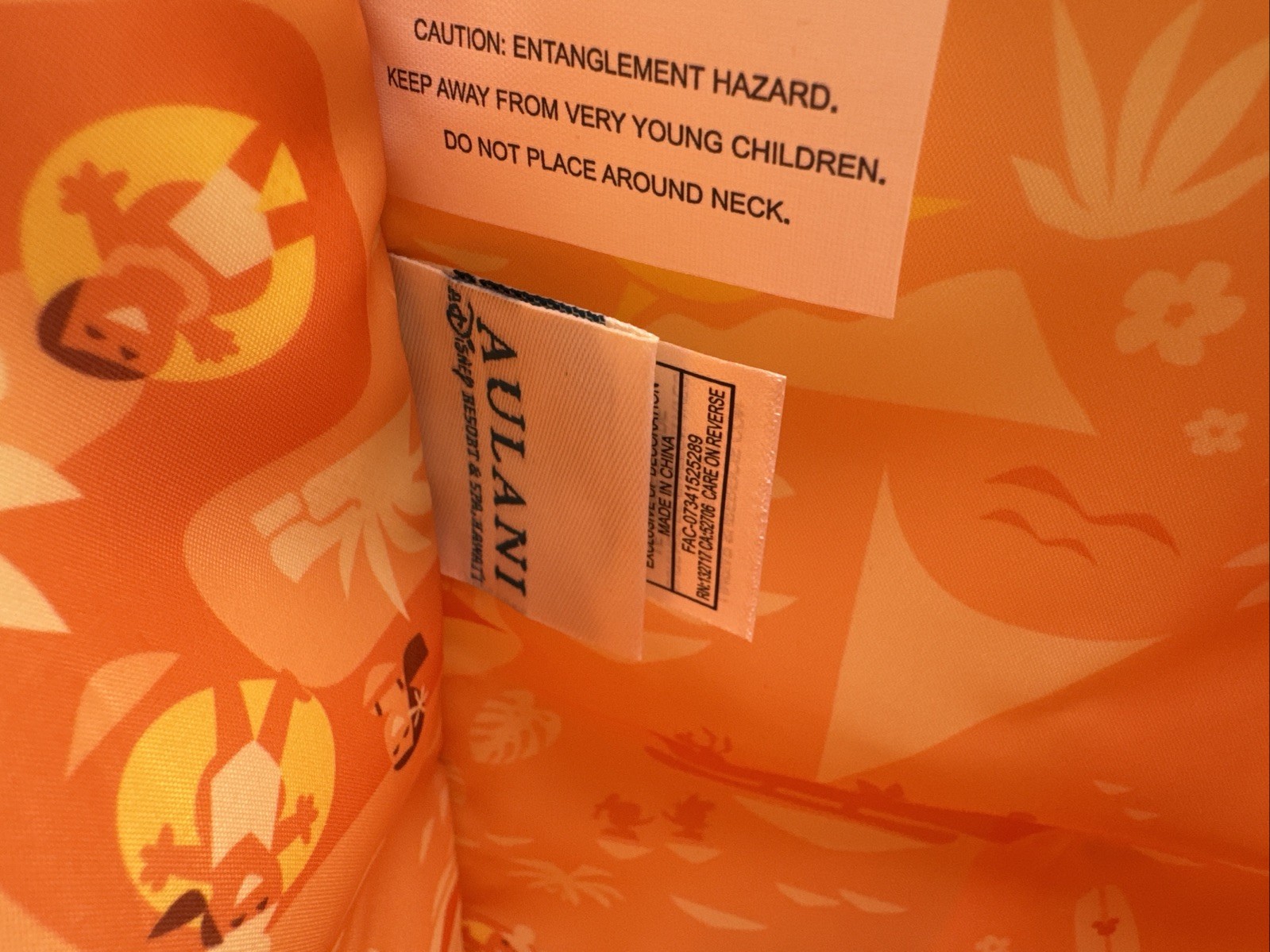 *New Disney Aulani Exclusive Canvas Tote With Patches Shoulder Bag Foldable Flap