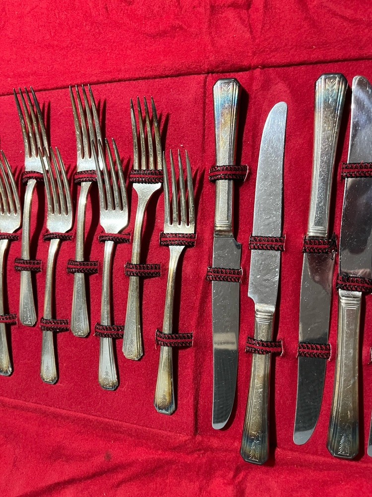 Vintage 27pc Set Oneida Community Par Plate Flatware Silverware w Case Tarnished